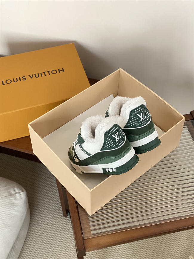 Lv Trainer Sneaker 41
