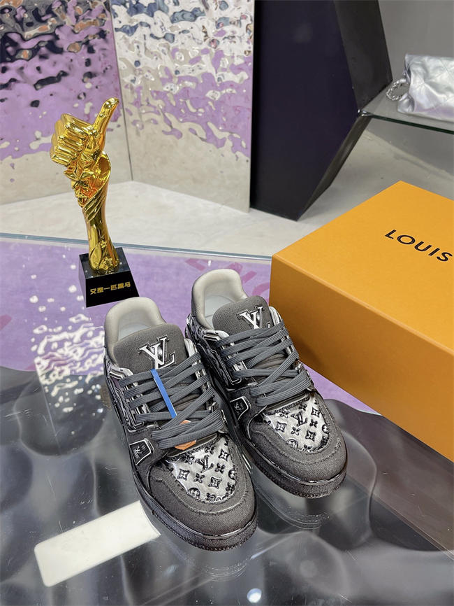 LV Trainer Sneaker