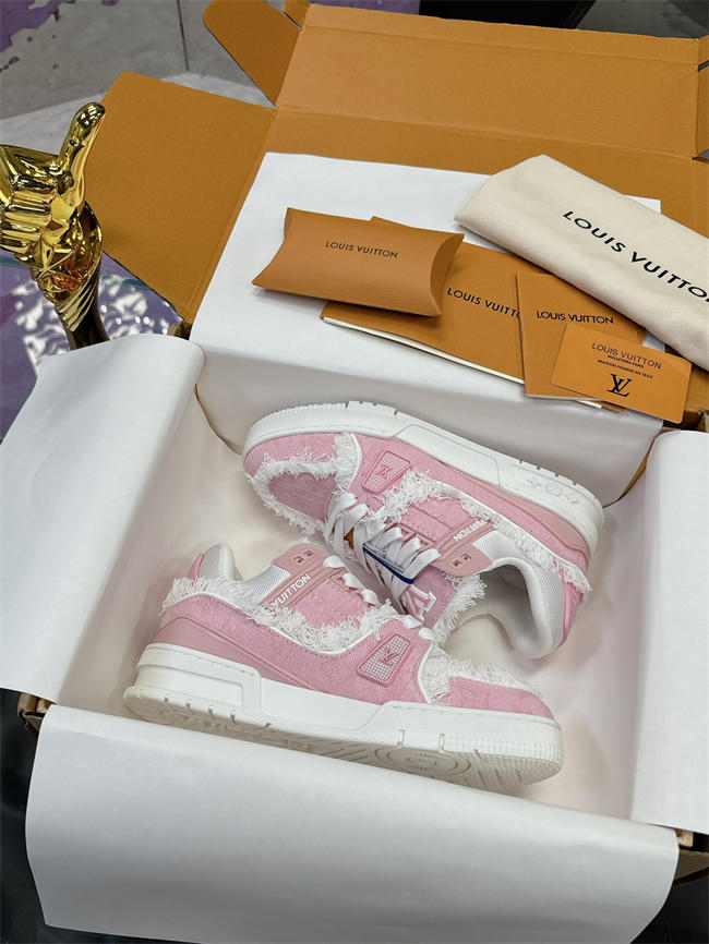 LV Trainer Sneaker