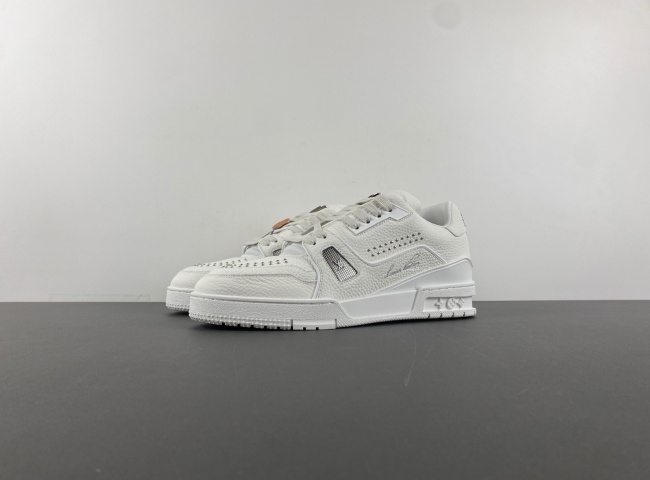 l0*is V*t0n lv trainer