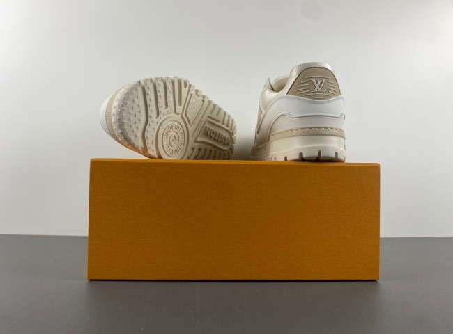 l0*is V*t0n lv trainer