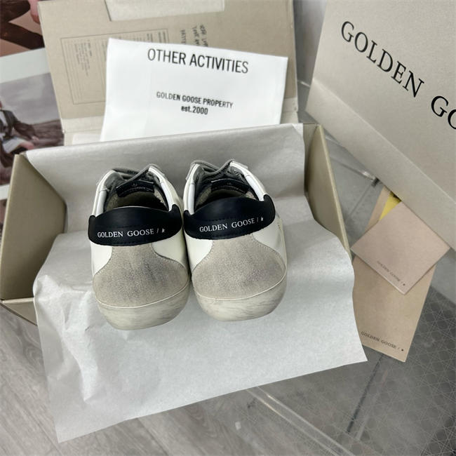 Golden Goose Sneaker