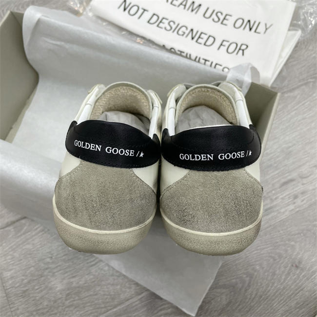 Golden Goose Sneaker