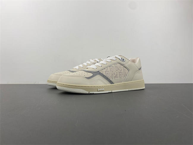 low ''D*or oblique galaxy dr8140