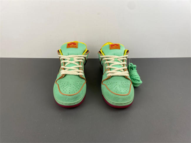 Nike SB Dunk Low “BHM” HF3058-300