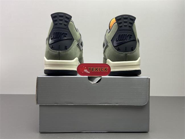 UNDEFEATED x Air Jordan 4 OG IB1519-200