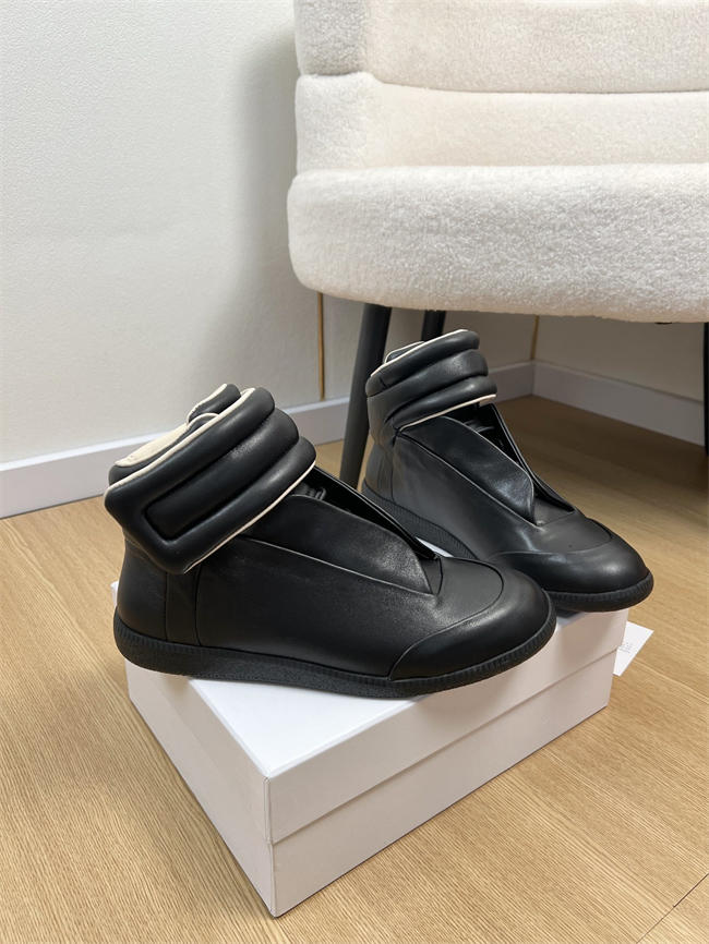 ma*s*n martin Ma*i*la sneaker