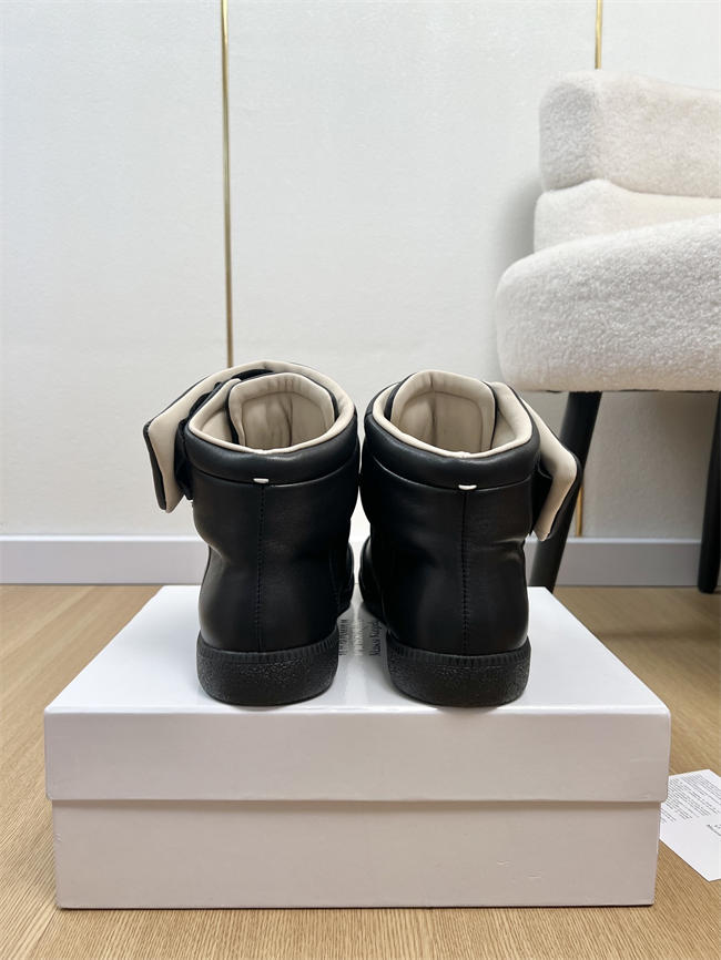 ma*s*n martin Ma*i*la sneaker