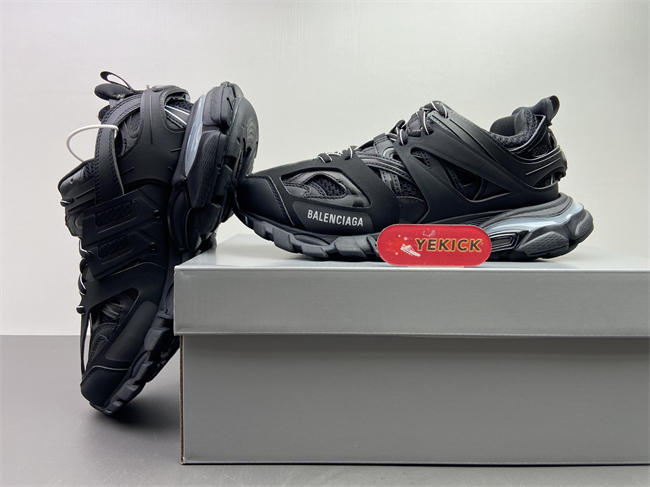 BLCG TRACK SNEAKER WITH LED